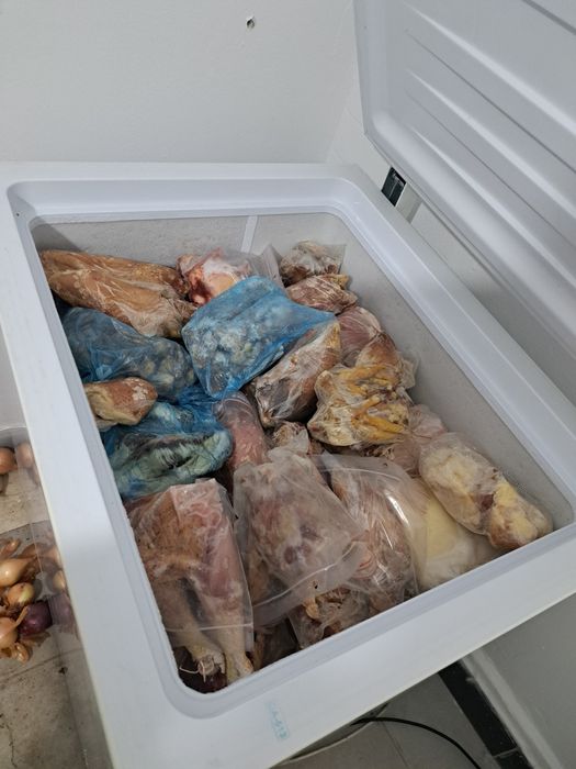 Vând  lada  1 bucata