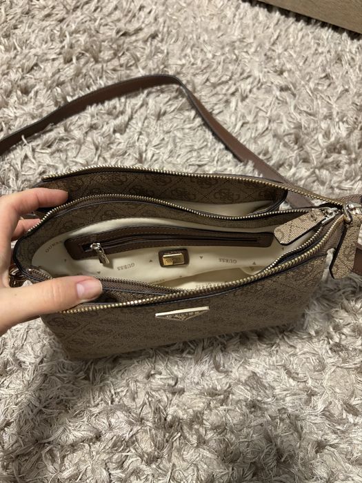 Оригинална чанта Guess