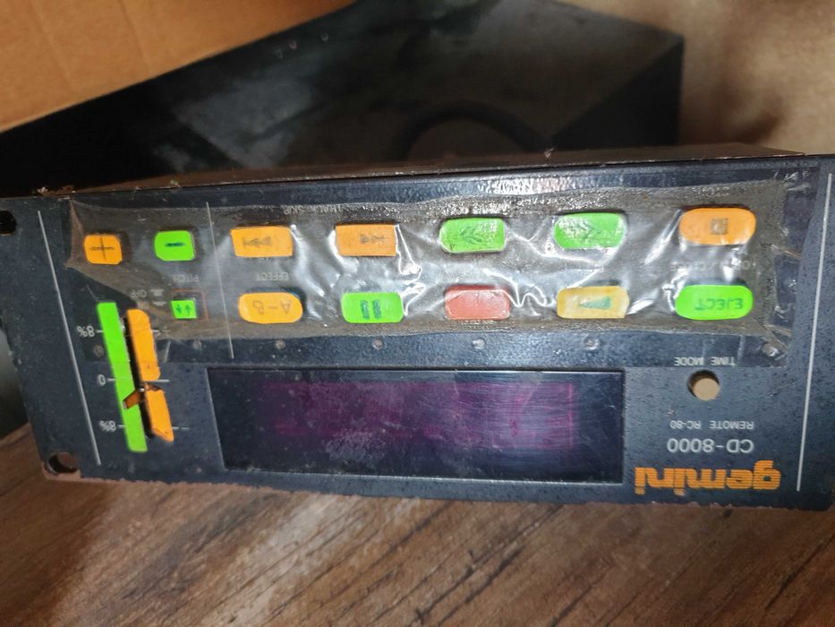 Усилвател пулт 4 канален и плеари