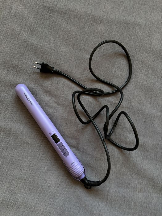 Преса за коса Grundig HS 7032 с йонна технология – лилава