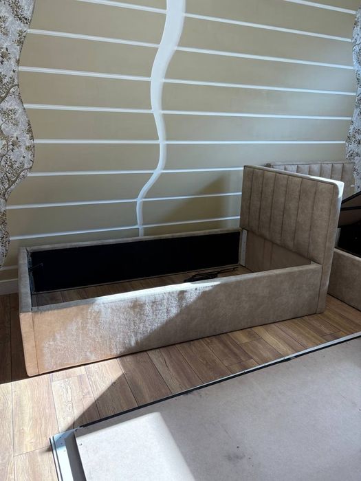 Shkaf kravat yangi 8shlatilmagan