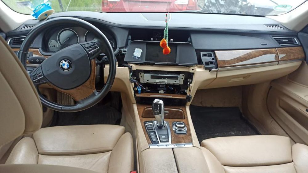 Dezmembrez BMW 730 F01 Diesel
