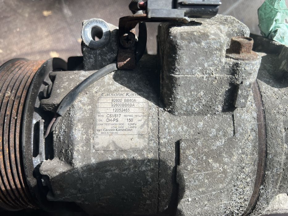 Compresor AC R9M cod 92600BB60A + alte piese motor