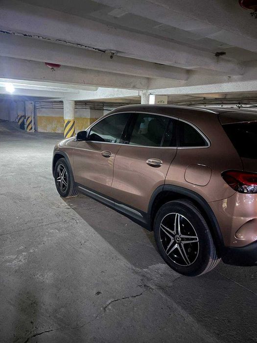 продаётся Mercedes-Benz EQA 300