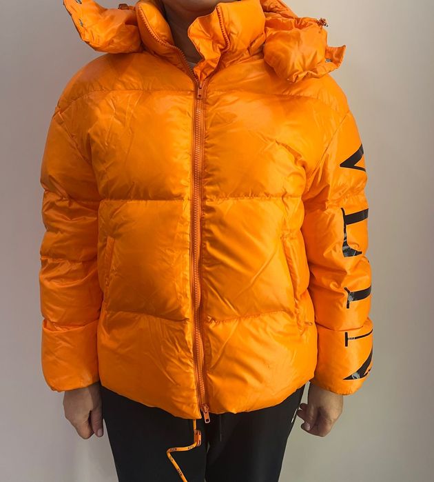 Куртка брендовая