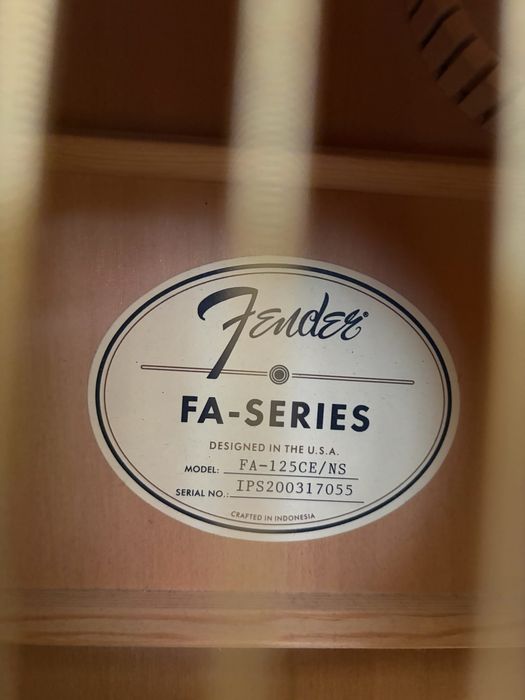 Chitara electro-acustica Fender