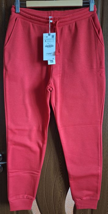 Pantaloni trening Zara, noi