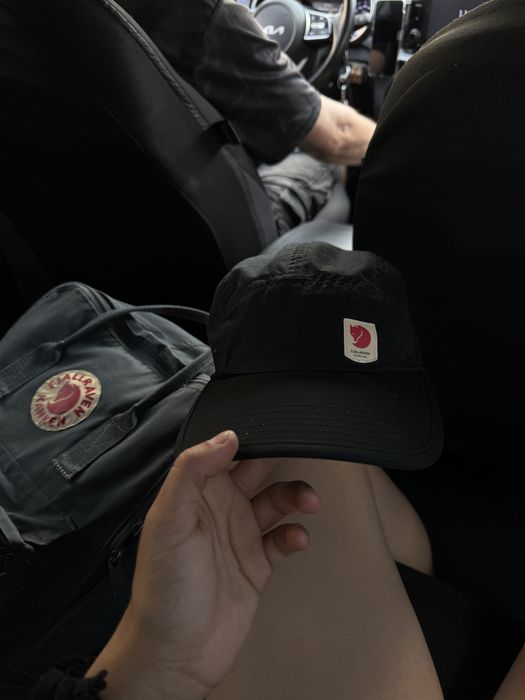 Fjallravan High Coast шапка 10/10 като нова. Unisex nike adidas