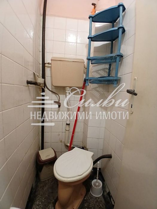 Продава се Четиристаен апартамент в Шумен, Томбул джамия - 125 кв.м за 1122 €/кв.м - Снимка #8