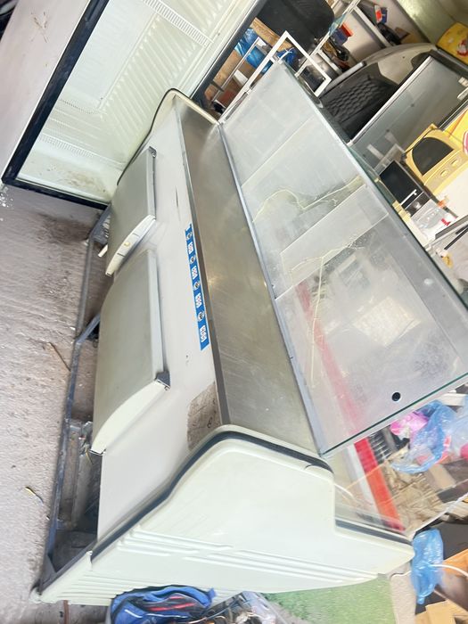 Продам холодильник витринный колбасный