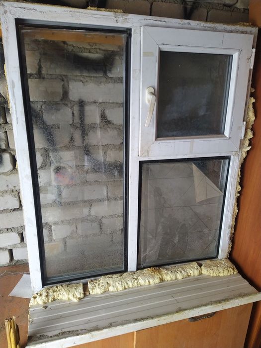 Продам оконную раму пластиковые