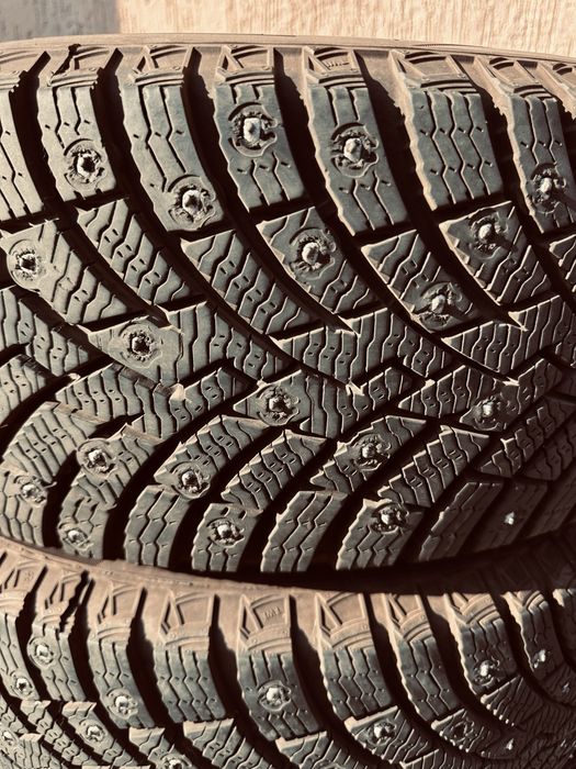PIRELLI шины отличные как новые