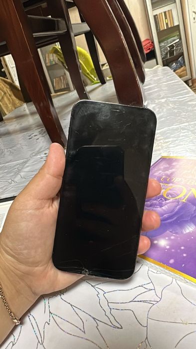 Продаю айфон 12про на запчасти
