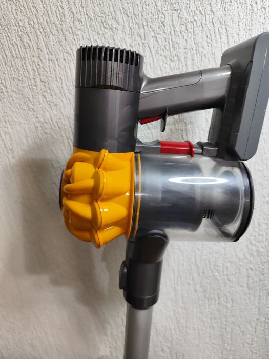 Безжична прахосмукачка Dyson