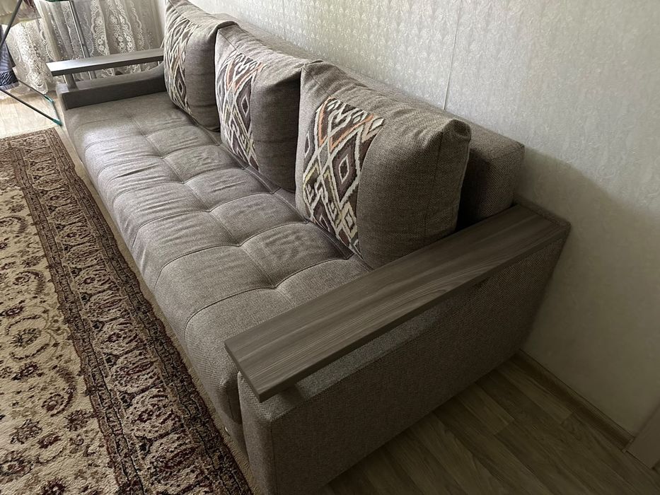 Диван для гостиной 240х100см