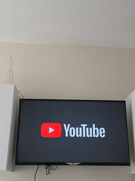 Смарт телевизор JVC 47"