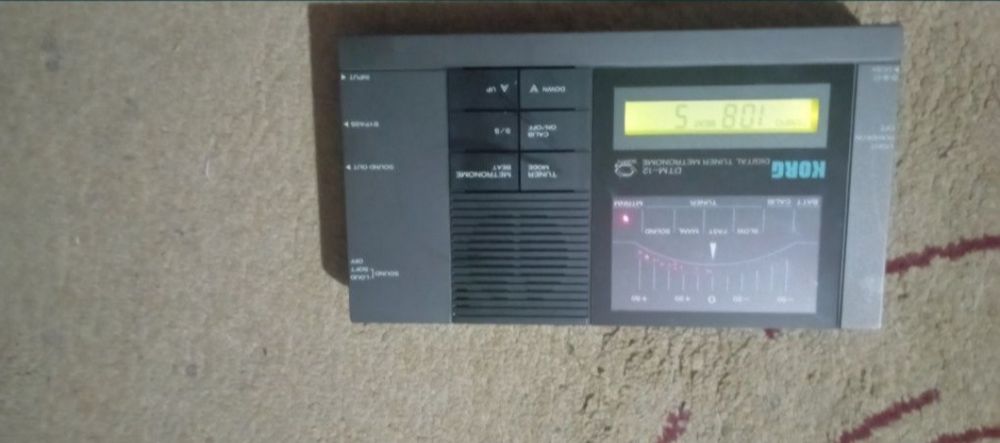 DTM-12 Korg. Тюнер плюс метроном. В хорошем качестве.
