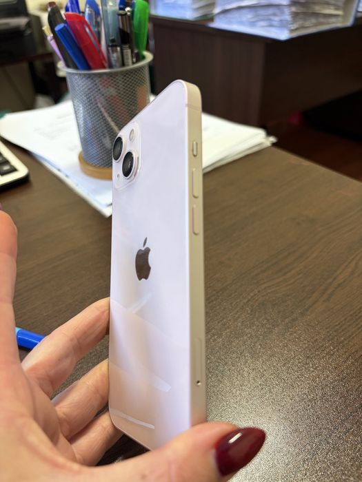 Продавам Iphone13