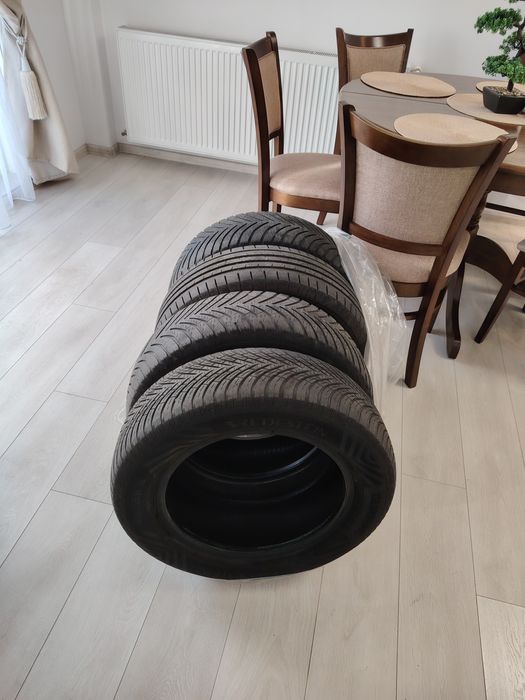 Vând cauciucuri masina