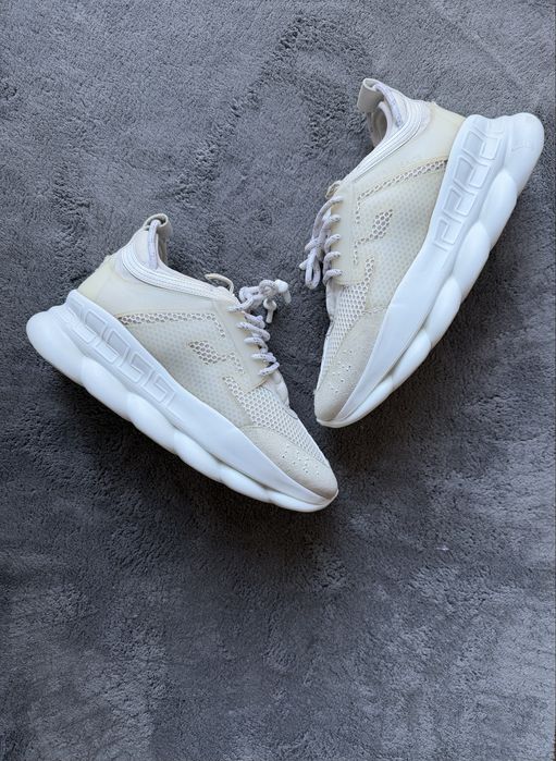 Versace chain reaction