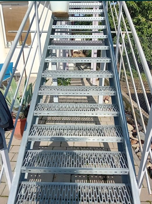 scarii metalice zincate exterioare și pentru incendii , platforme, pod