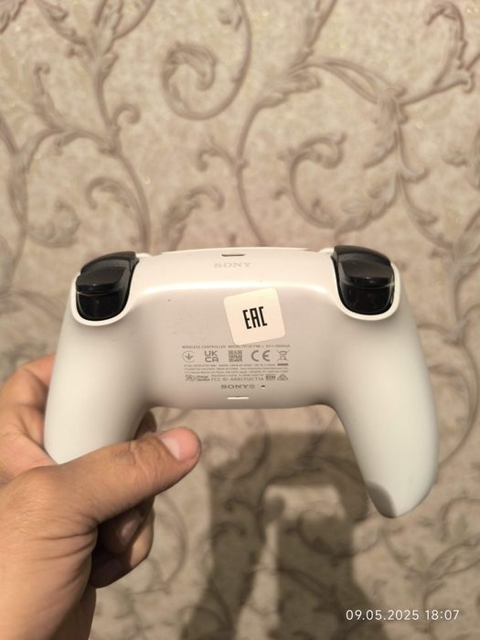 Продам джойстик на PS 5 огигинал