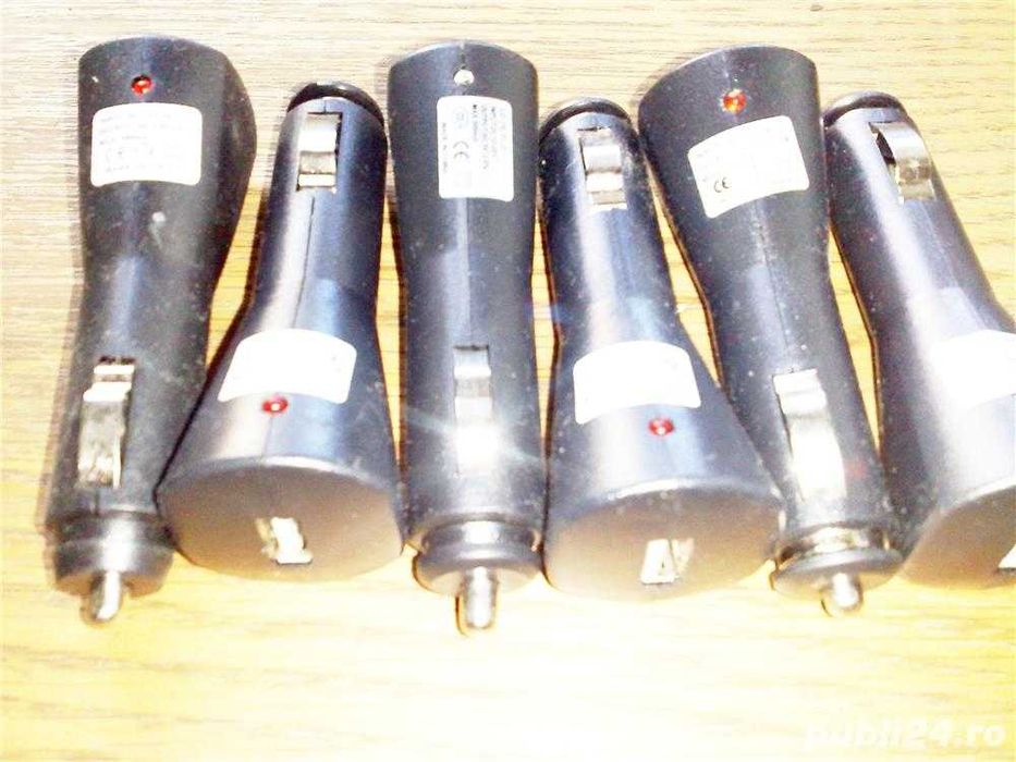 Adaptor transformator incarcator de la priza auto 12V la USB 5V.  Sau 220V la USB 5V. Pret 3 lei