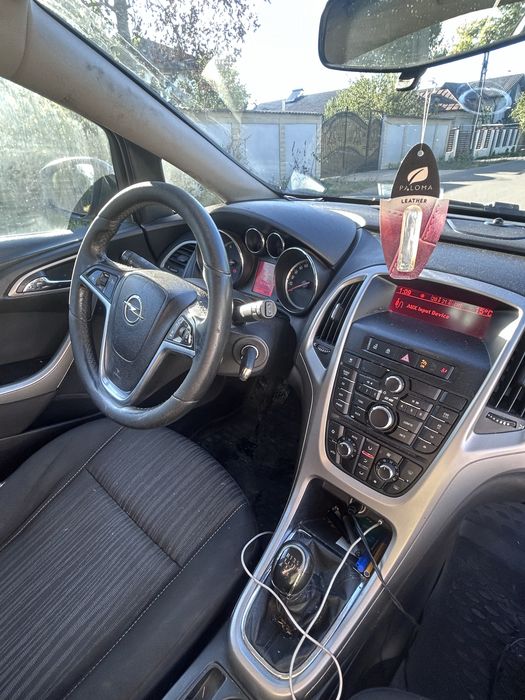 Opel Astra J 1.6 benzina+gpl