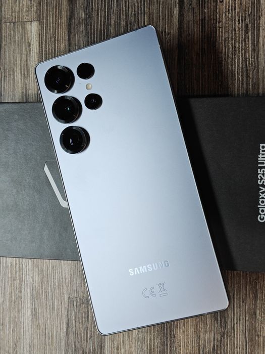 Като нов Samsung Galaxy S25 Ultra 512 GB Гаранция