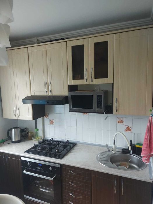 Продаётся светлая и просторная трёхкомнатная