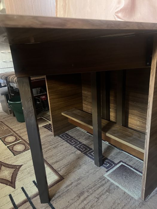 Продаётся стол книжка