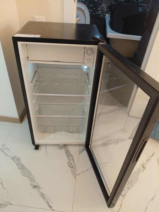 Продам холодильник офисный