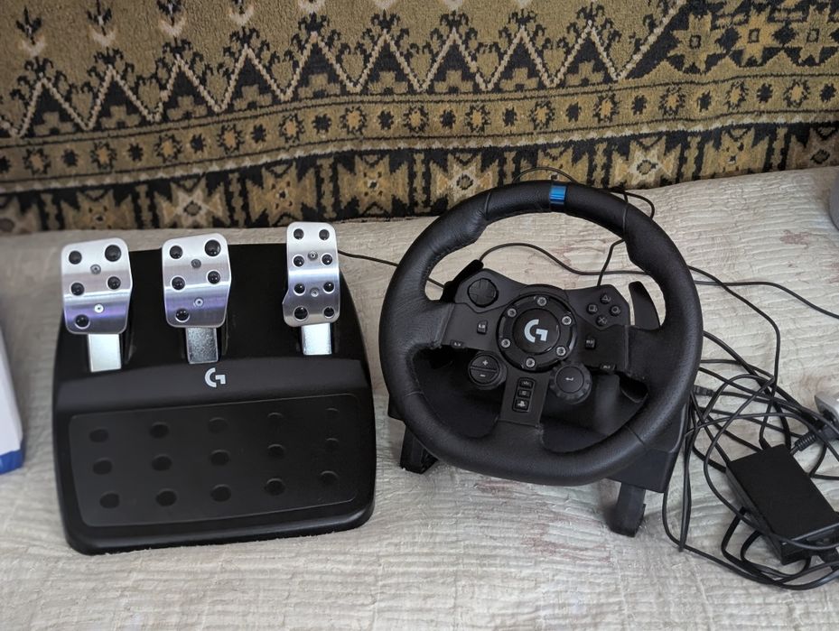 Игровой руль Logitech G923 Trueforce + педали (с коробкой)