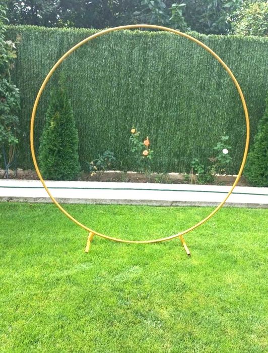 Арка, ел. помпа, кутии и още материали за украса под наем