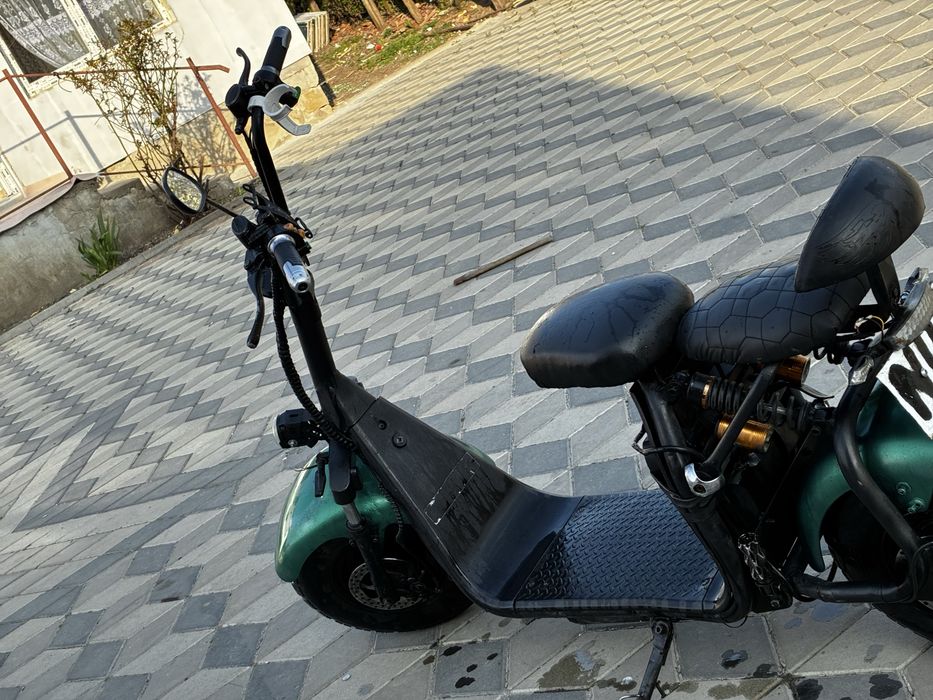 Vând scuter electric în stare bună