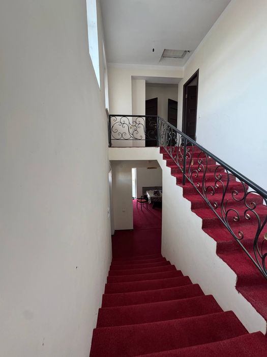 Зудлик билан сотилади 4 хона 4 сотихли 2 этажли катедж Ф.Косимова