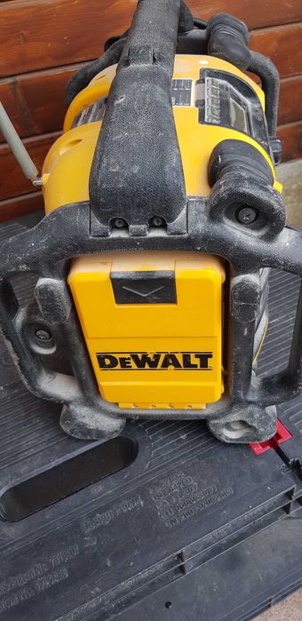 Продавам радио девалт