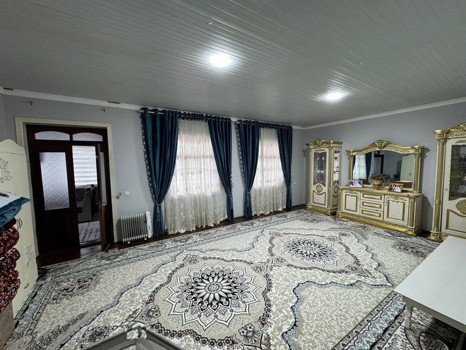 В центре города продается частный дом