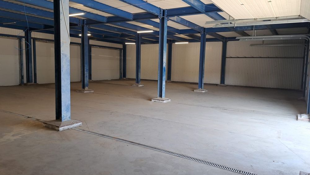 Inchiriez hala metalica langa piata auto