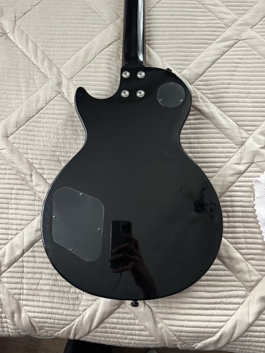 Электрогитара Epiphone Les Paul Tribute