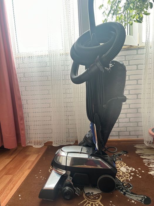 Vând aspirator Kirby Avalir 2, în stare excelentă, nefolosit.