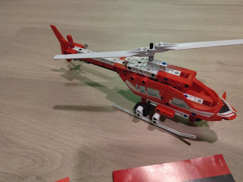 Два конструктора Clementoni + подарък