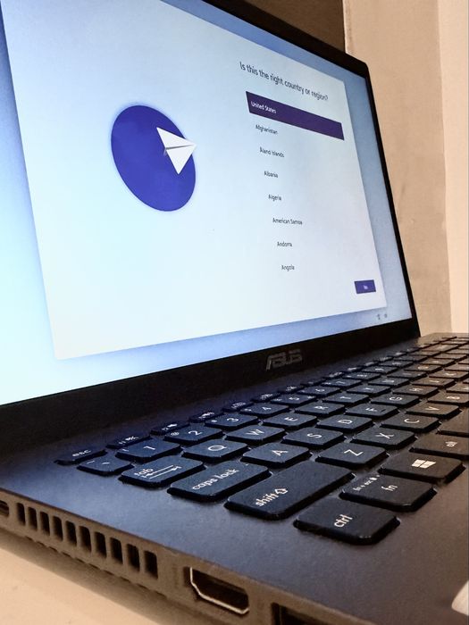 Laptop ASUS VivoBook 15 (Intel i5, 8GB RAM, SSD 256GB)
