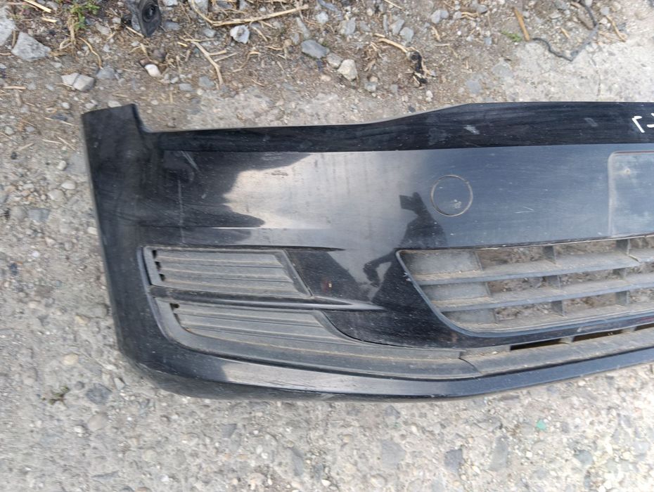 броня предна черна VW Golf