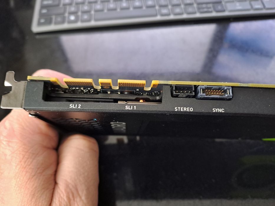 Vand placa Nvidia Quadro P4000 8GB
