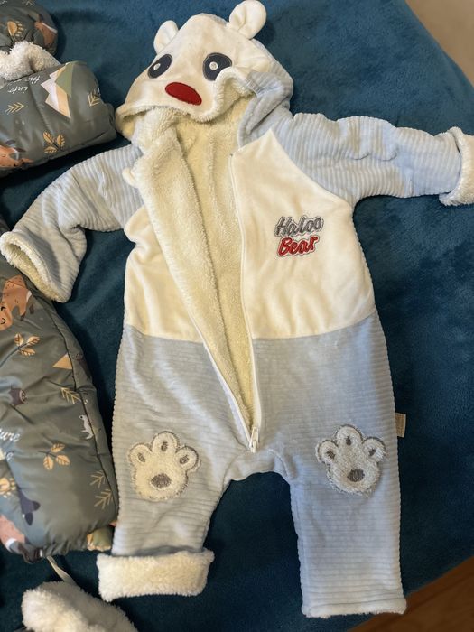 Saltea activitati  + perna  multifunctionarede + salopeta + biberoane