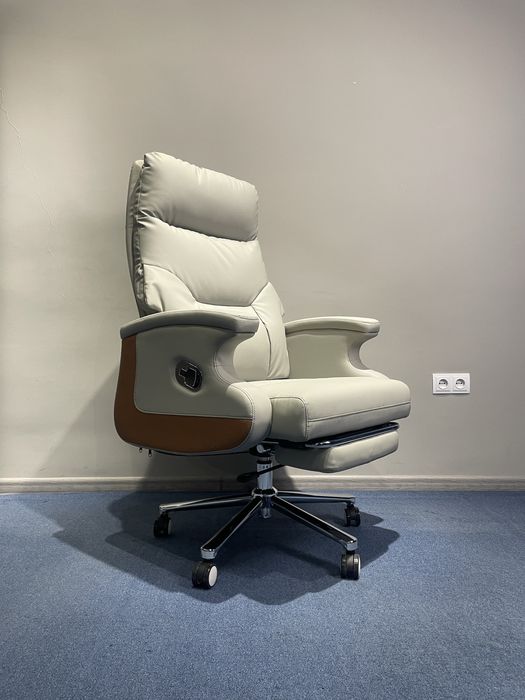 Офисное кресло для руководителя модель B 24