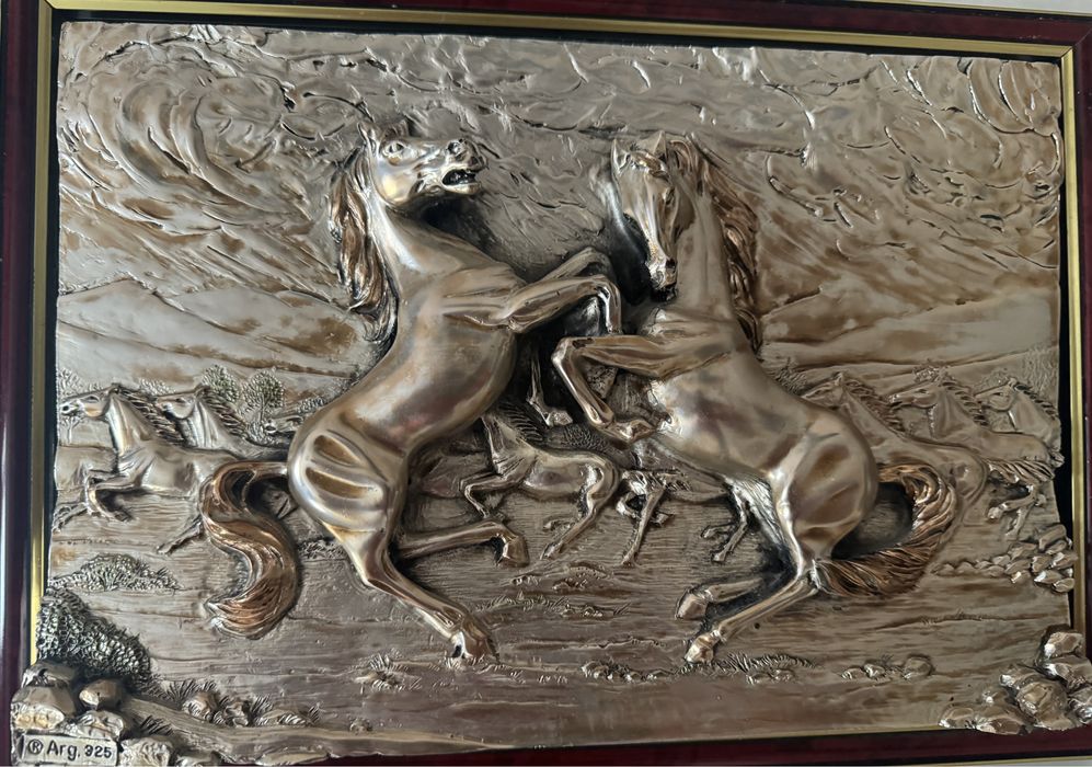 Эффектная картина с лошадьми