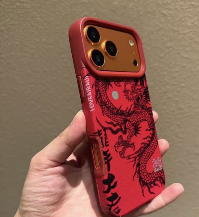 Чехлы на iPhone 17 pro max