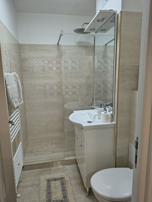 Apartament pentru inchiriere,2 camere,recent renovat
